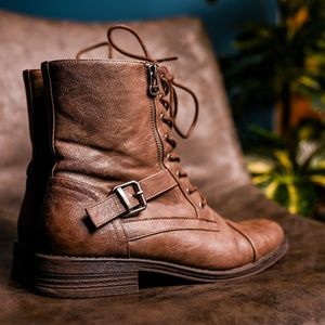 Vintage Brown Booties, size 10, NEW